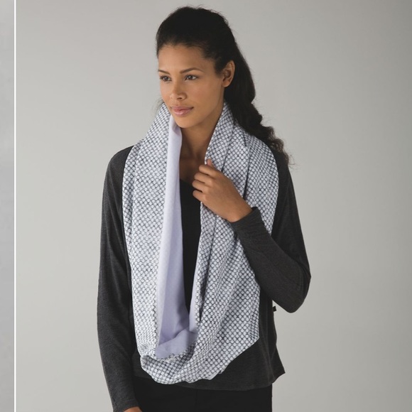 Lululemon Vinyasa Scarf - Picture 5 of 5